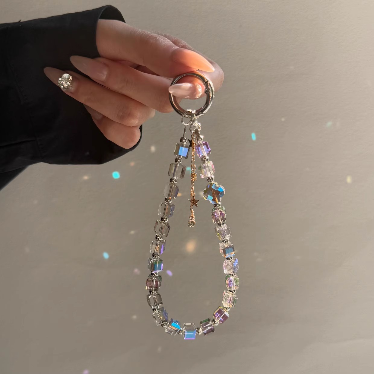 String Tension Clip - Lüks Kristal Boncuklu Telefon Askısı Elde